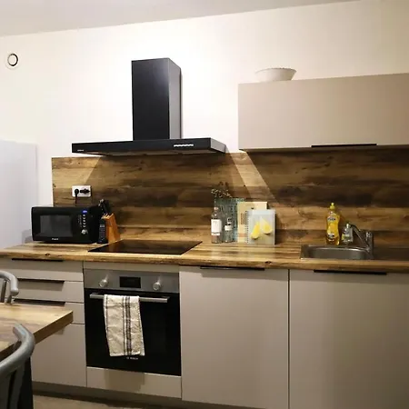 شقة Ground Floor , Cocoon Garden , Parking , Ac فالوريس