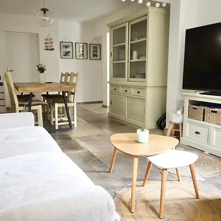 Ground Floor , Cocoon Garden , Parking , Ac شقة